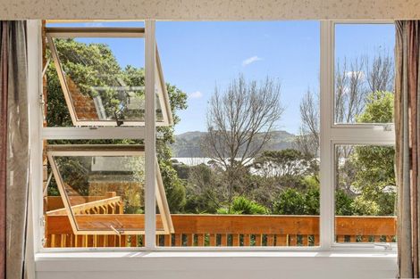 Photo of property in 35 Lorenzen Bay Road, Raglan, 3225