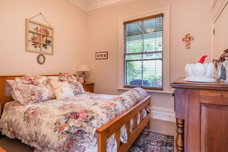 Photo of property in 54 Tinopai Road, Titirangi, Auckland, 0604