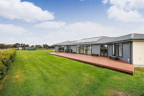 Photo of property in 40 View Road, Halcombe, 4779