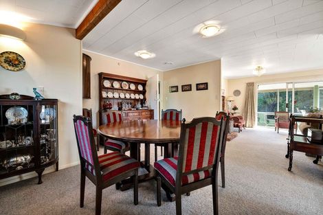 Photo of property in 71 Tarata Road, Inglewood, 4387