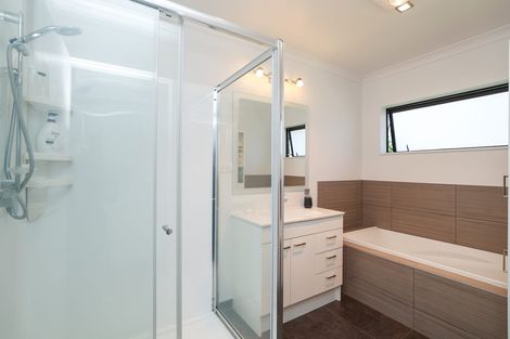 Photo of property in 8 Settlers Close, Whalers Gate, New Plymouth, 4310