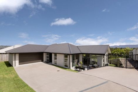 Photo of property in 14 Anglers Way, Omokoroa, 3114