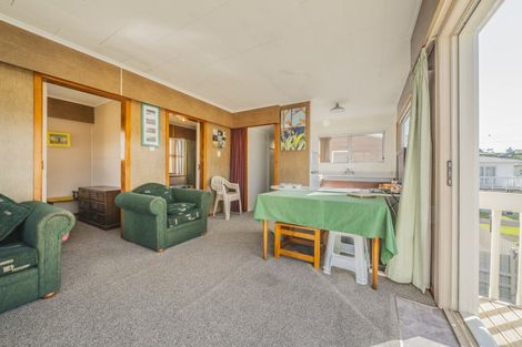Photo of property in 121 Eighth Avenue, Urenui, 4377