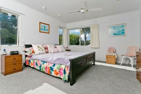 Photo of property in 27 Crestview Place, Browns Bay, Auckland, 0630