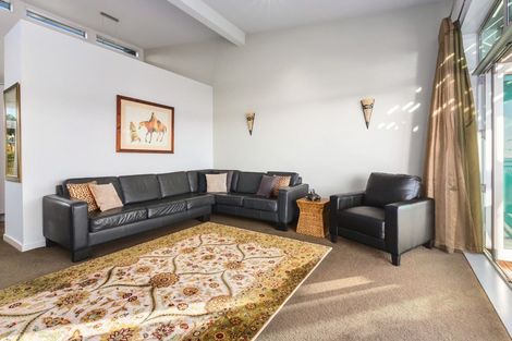 Photo of property in 2/101u Mana Esplanade, Paremata, Porirua, 5026