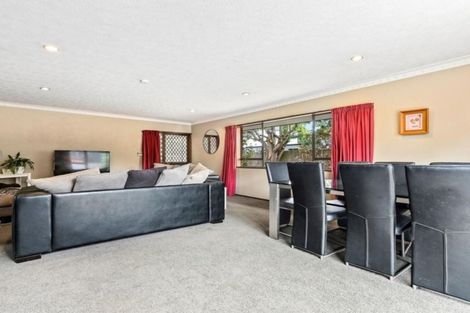 Photo of property in 242 Memorial Avenue, Burnside, Christchurch, 8053
