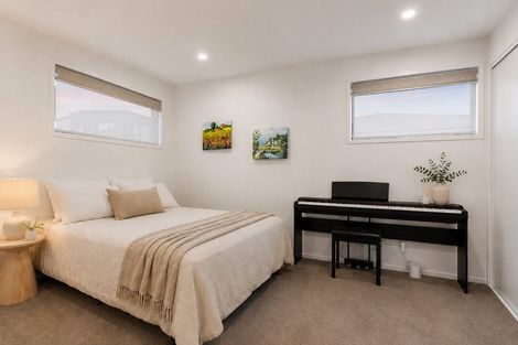 Photo of property in 33 Renata Crescent, Te Atatu Peninsula, Auckland, 0610