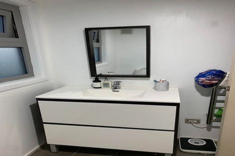 Photo of property in 12 Mckinley Road, Sunnyvale, Auckland, 0612