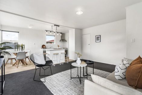 Photo of property in 55 Larnoch Road, Henderson, Auckland, 0610