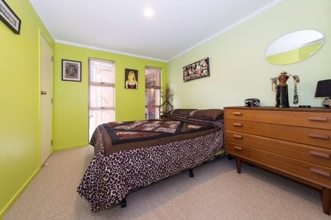 Photo of property in 15 Royal Road, Massey, Auckland, 0614