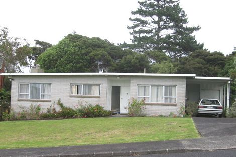 Photo of property in 19 Holdaway Avenue, Northcote, Auckland, 0627