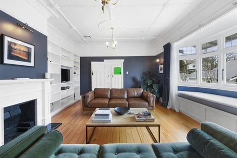 Photo of property in 70 Morley Street, New Plymouth, 4310