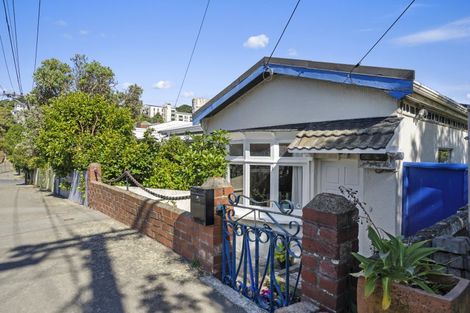 Photo of property in 15 Duppa Street, Berhampore, Wellington, 6023