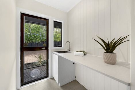 Photo of property in 24a Bert Wilson Place, Cockle Bay, Auckland, 2014