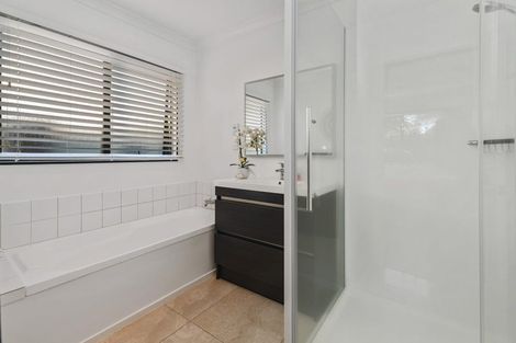 Photo of property in 1 Stonebridge Park Drive, Holdens Bay, Rotorua, 3010