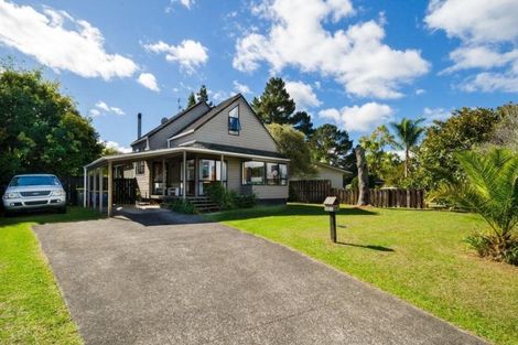 Photo of property in 36 Redlands Grove, Swanson, Auckland, 0612