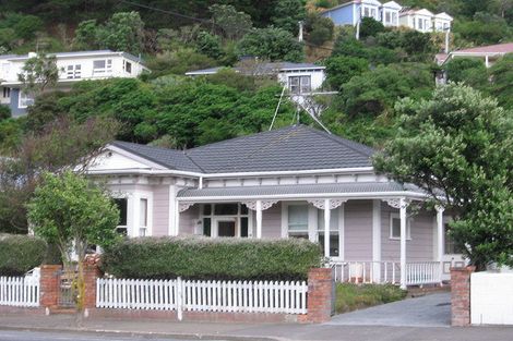 Photo of property in 16 Derwent Street, Island Bay, Wellington, 6023