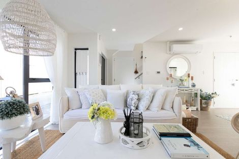 Photo of property in 90c Seymour Road, Sunnyvale, Auckland, 0612