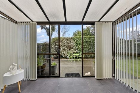 Photo of property in 2/122 Cavendish Road, Casebrook, Christchurch, 8051