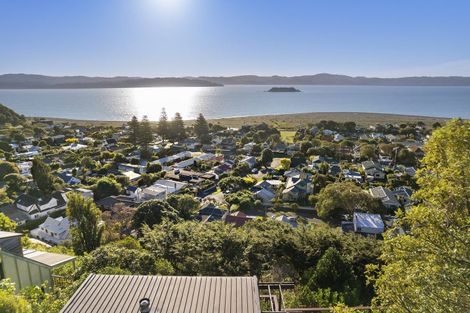 Photo of property in 11 Karaka Street, Eastbourne, Lower Hutt, 5013