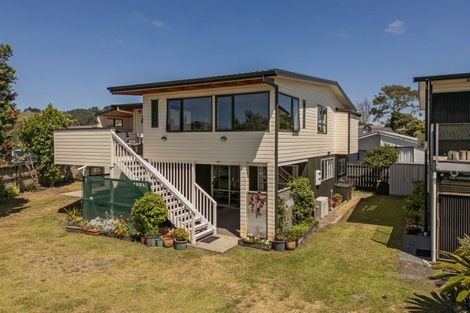 Photo of property in 10 Oyster Drive, Cooks Beach, Whitianga, 3591
