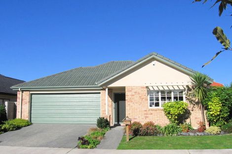 Photo of property in 5 Applebox Lane, Henderson, Auckland, 0612