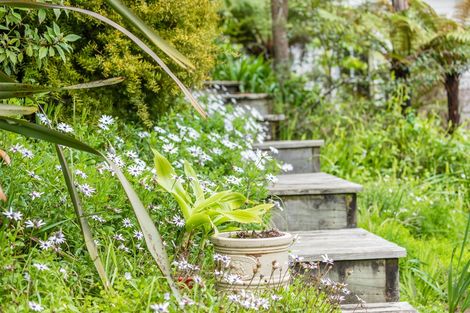 Photo of property in 54 Tinopai Road, Titirangi, Auckland, 0604