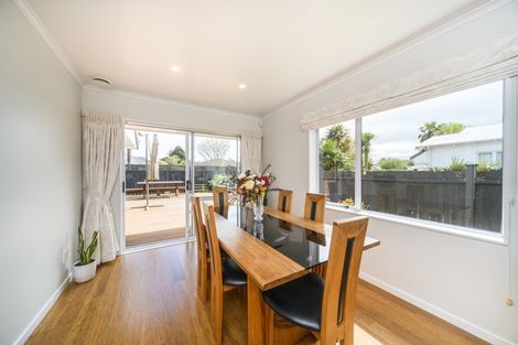 Photo of property in 18 Palm Avenue, Hokowhitu, Palmerston North, 4410