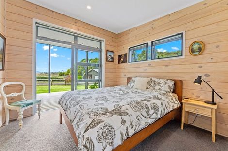 Photo of property in 842 South Head Road, South Head, Helensville, 0874