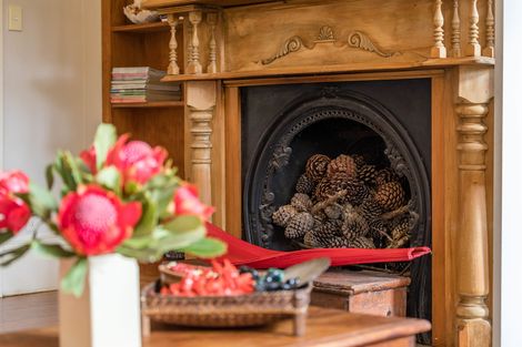 Photo of property in 54 Tinopai Road, Titirangi, Auckland, 0604