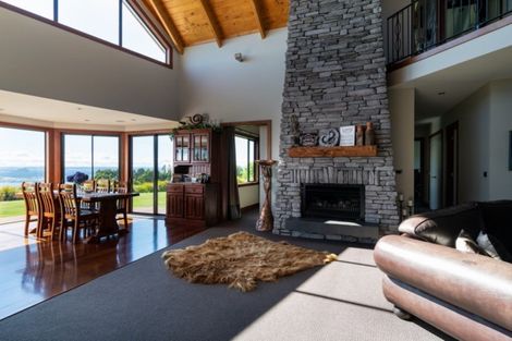 Photo of property in 121 Highland Drive, Acacia Bay, Taupo, 3385