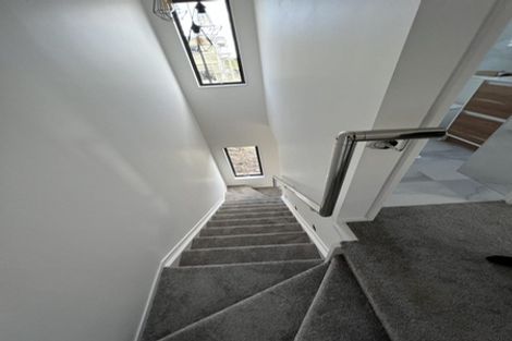 Photo of property in 41b Crestview Rise, Papakura, 2110