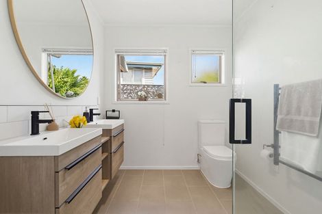Photo of property in 1 Pleasant Road, Glen Eden, Auckland, 0602