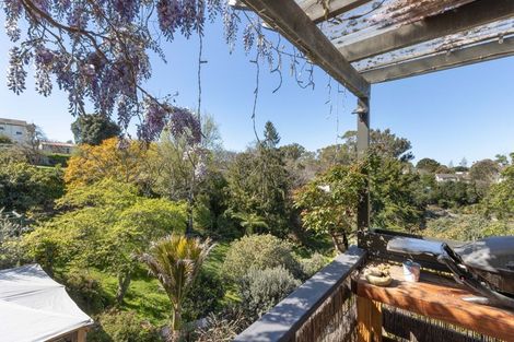 Photo of property in 103 Chaucer Road, Hospital Hill, Napier, 4110