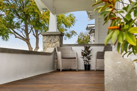 Photo of property in 1 Ormond Road, Hospital Hill, Napier, 4110