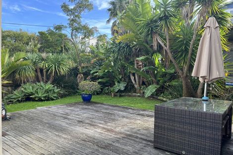 Photo of property in 72 Carlisle Road, Browns Bay, Auckland, 0632