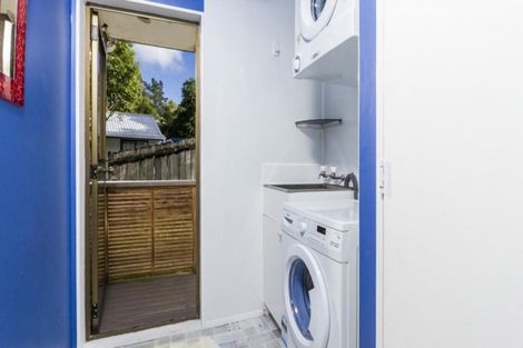 Photo of property in 27a Topliss Drive, Northcross, Auckland, 0632