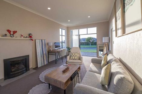 Photo of property in 53 Turnberry Drive, Wattle Downs, Auckland, 2103
