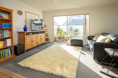 Photo of property in 1/670 Whangaparaoa Road, Stanmore Bay, Whangaparaoa, 0932