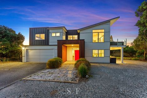 Photo of property in 155 Field Way, Waikanae Beach, Waikanae, 5036