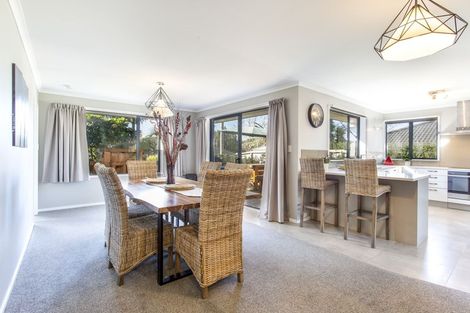 Photo of property in 6 Amberly Rise, Helensville, 0800