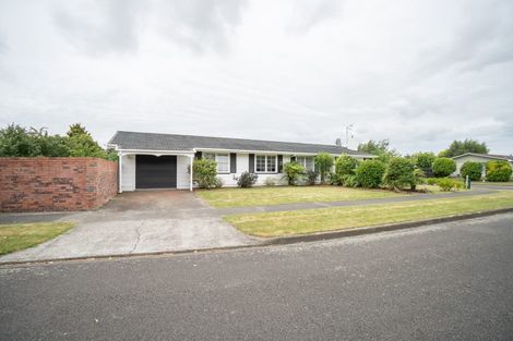 Photo of property in 1 Rakino Place, Awapuni, Palmerston North, 4412