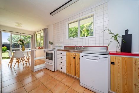 Photo of property in 16 Oleander Place, Bell Block, New Plymouth, 4312