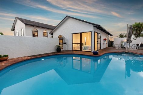 Photo of property in 832a Beach Road, Torbay, Auckland, 0630