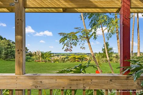 Photo of property in 129 Mcleod Road, South Head, Helensville, 0874