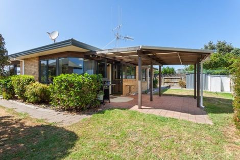 Photo of property in 16 Checketts Place, Papamoa Beach, Papamoa, 3118