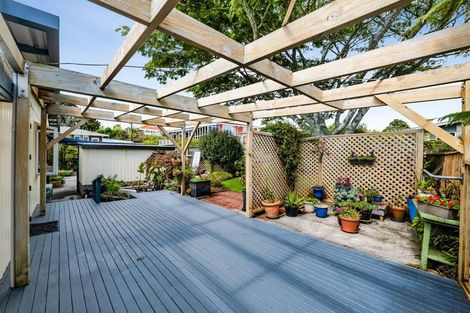 Photo of property in 102a Frankley Road, Frankleigh Park, New Plymouth, 4310