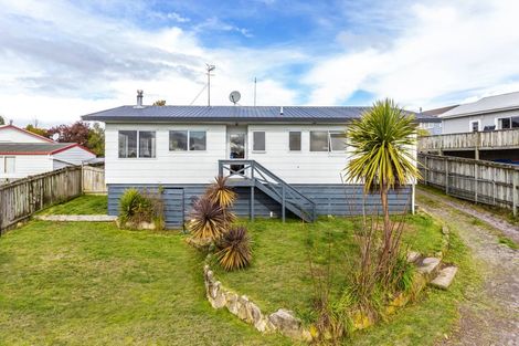 Photo of property in 19 Kiddle Drive, Hilltop, Taupo, 3330