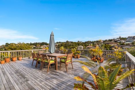 Photo of property in 24 Deverell Place, Northcross, Auckland, 0632