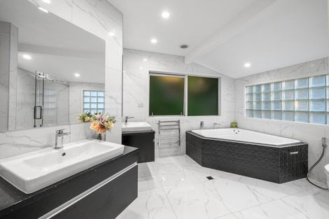 Photo of property in 39 Argo Drive, Half Moon Bay, Auckland, 2012